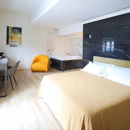 Municipio Luxury Suite Naples Extérieur photo