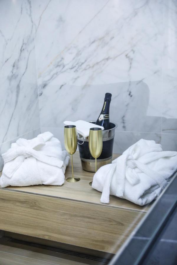 Municipio Luxury Suite Naples Extérieur photo