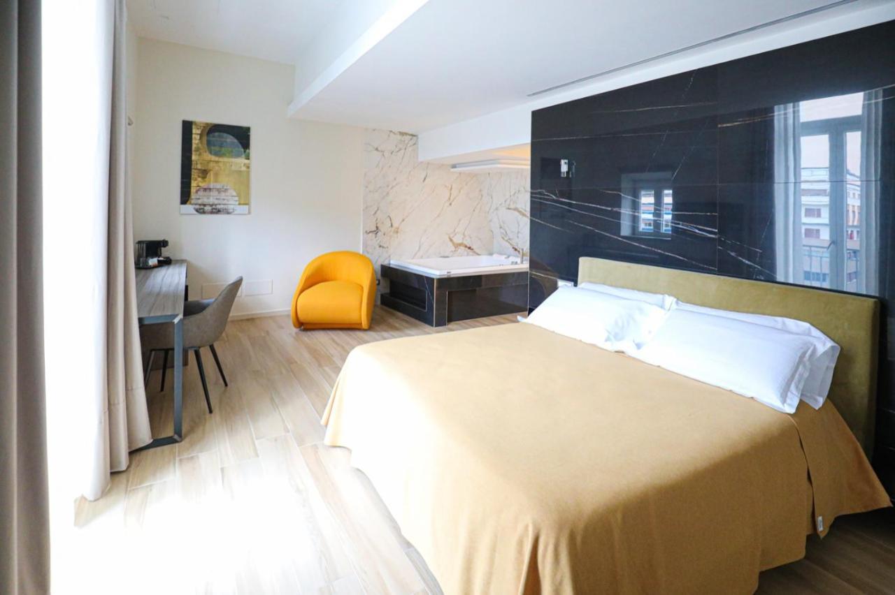 Municipio Luxury Suite Naples Extérieur photo