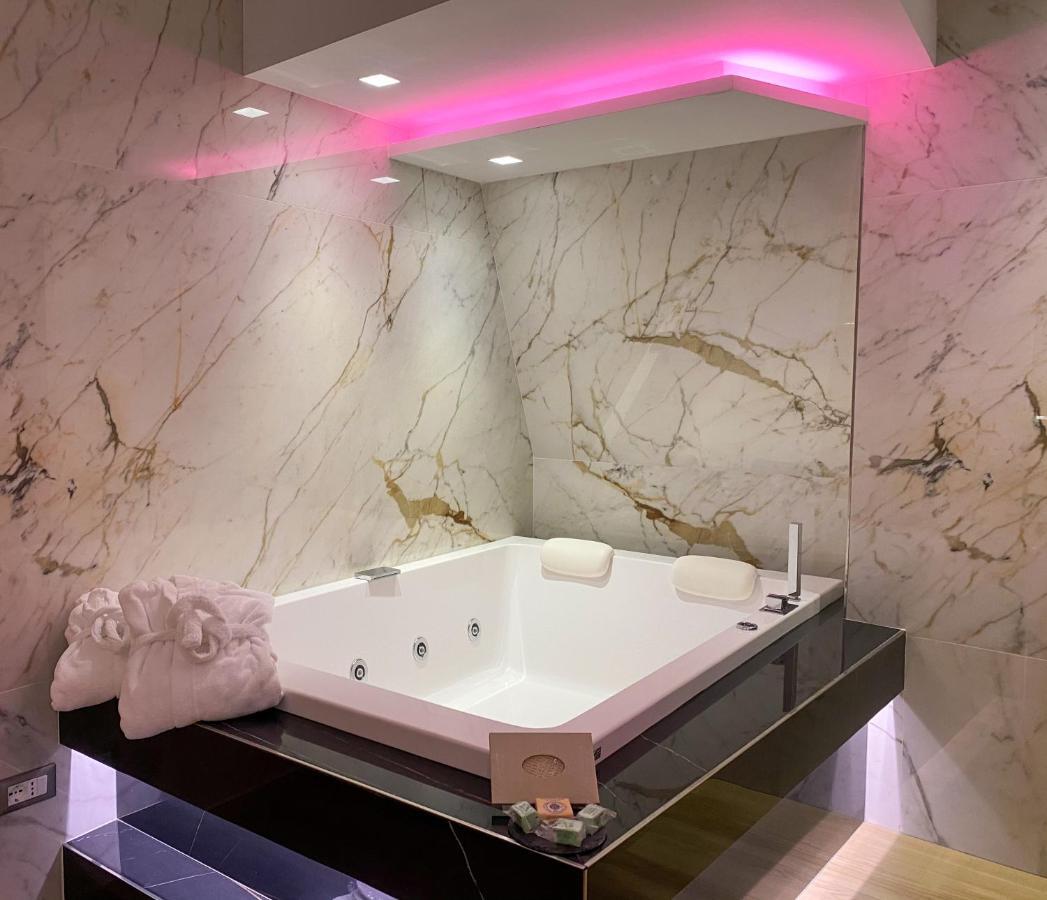 Municipio Luxury Suite Naples Extérieur photo