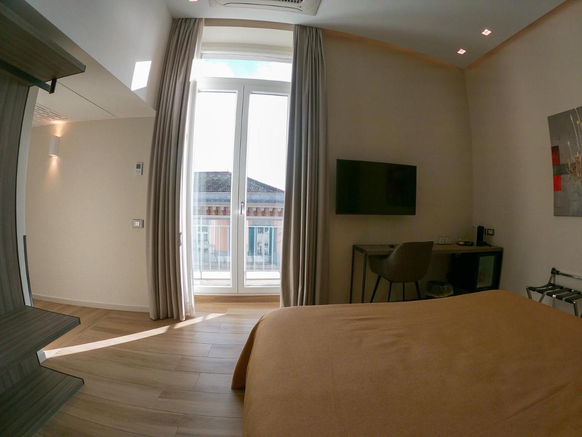 Municipio Luxury Suite Naples Extérieur photo