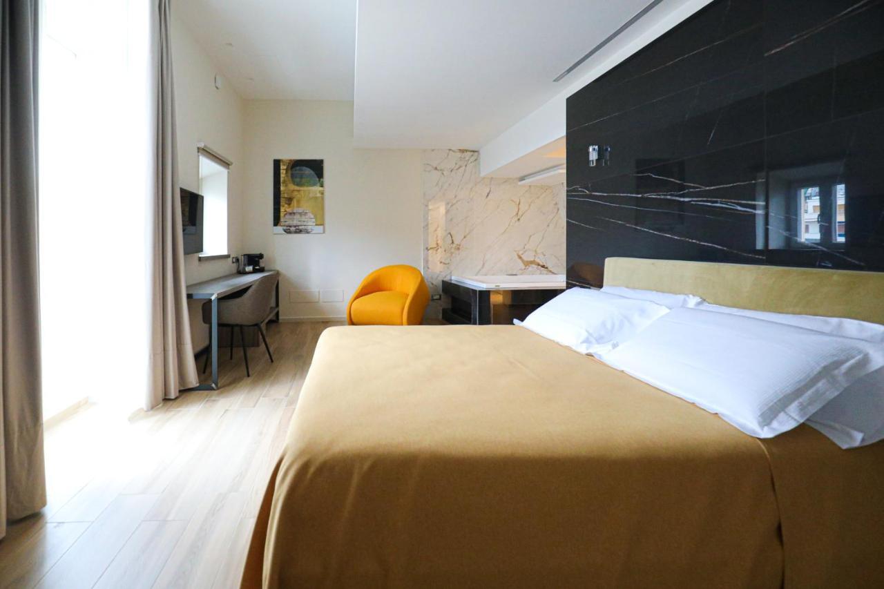 Municipio Luxury Suite Naples Extérieur photo