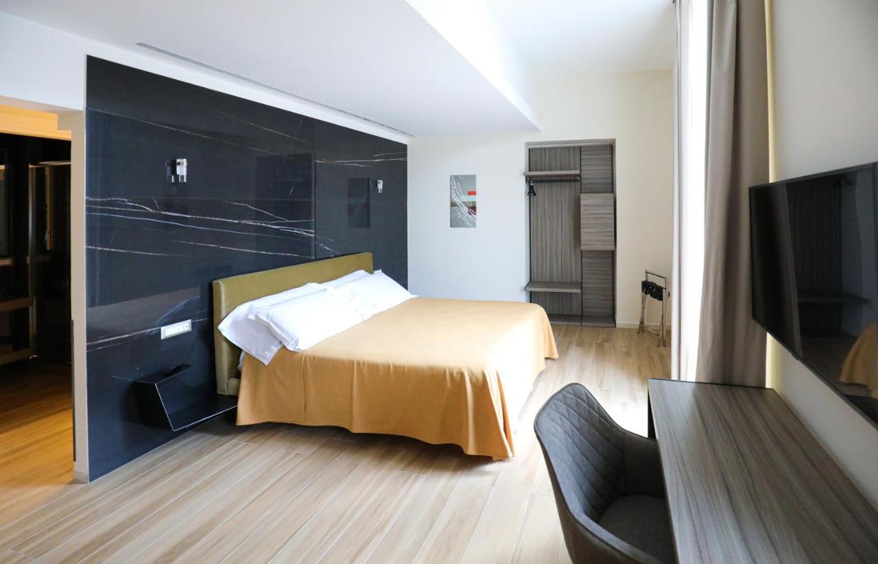 Municipio Luxury Suite Naples Extérieur photo